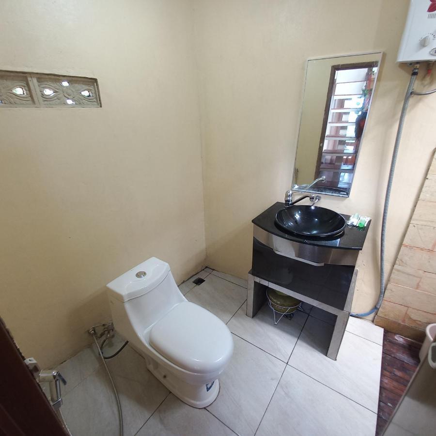 Agora Lodge *