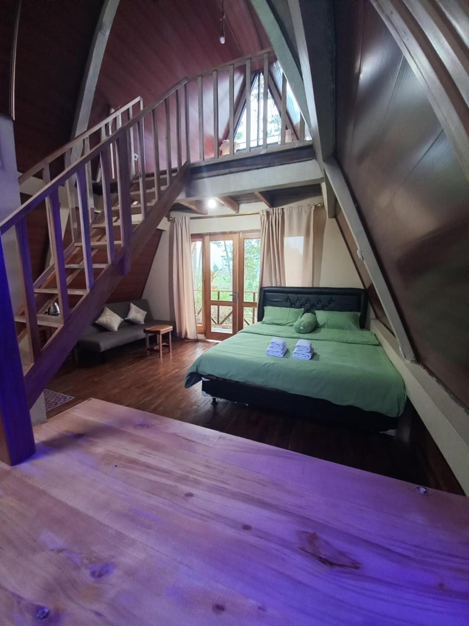 Agora Lodge