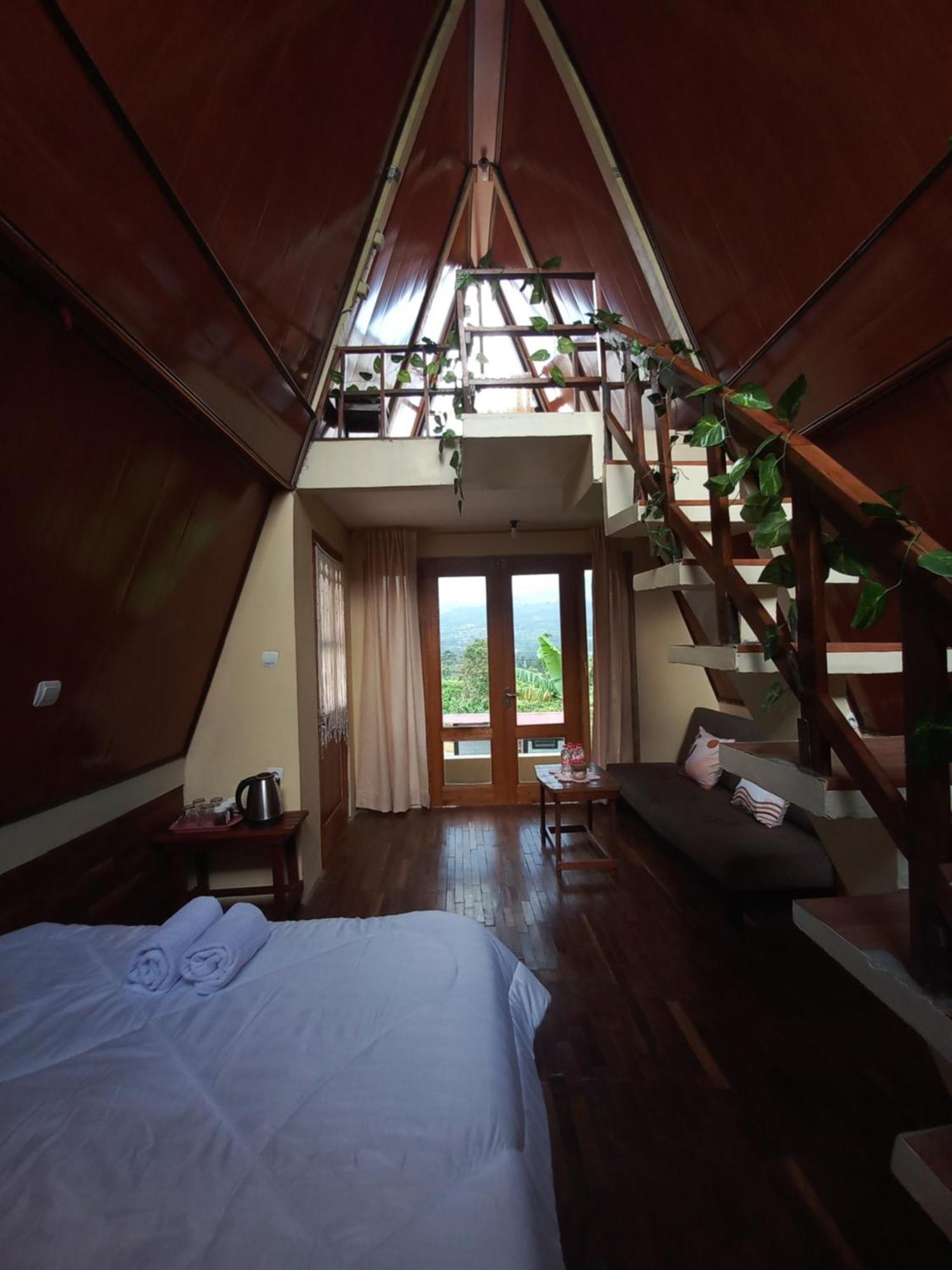 Lodge Agora
